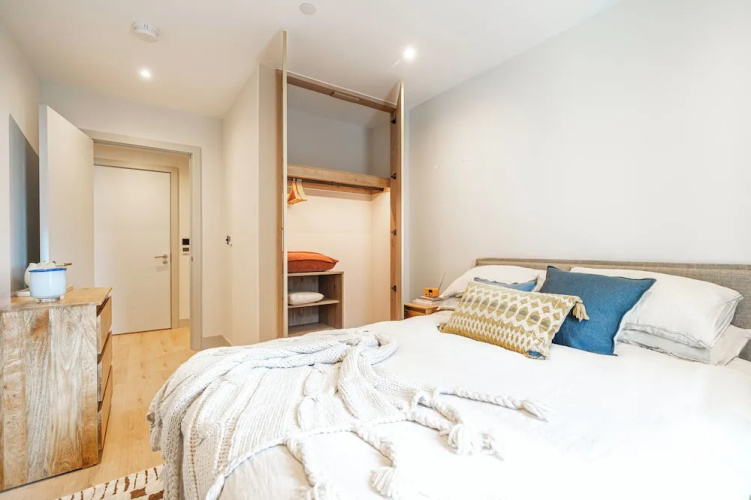 Light and Space Retreat