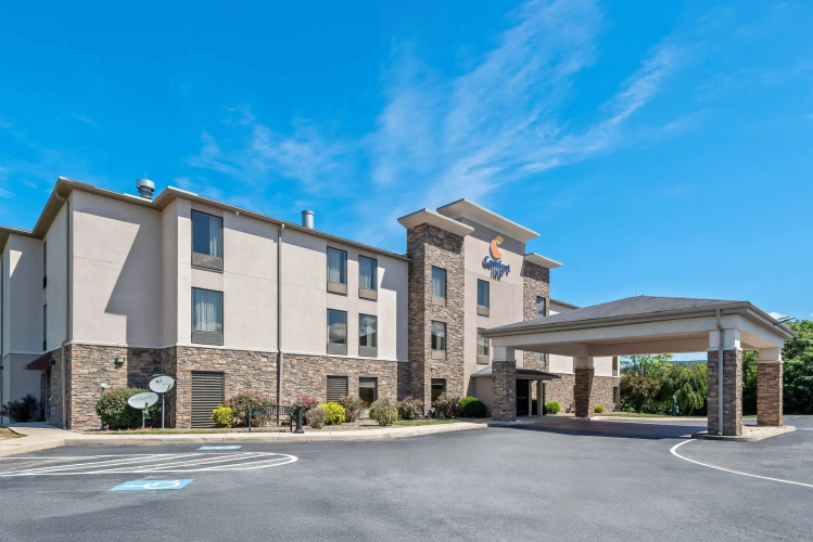 Comfort Inn Chambersburg North - Chambersburg, PA