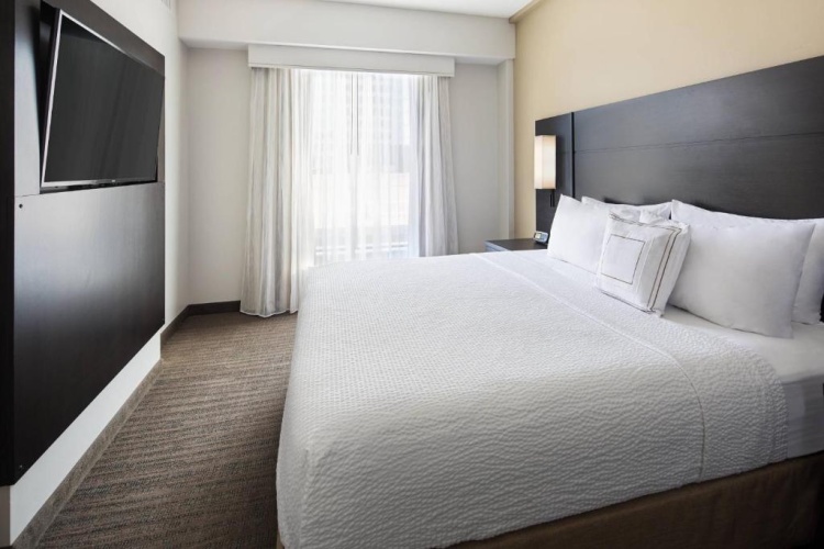 1 Bedroom Suite