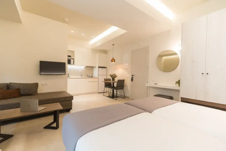 Standard Triple room with balcony