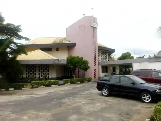 Lush Suites