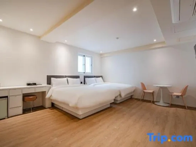Standard Twin Family room