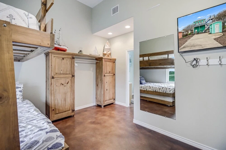 3 Bedrooms Cottage