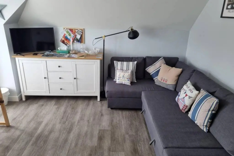 2 Bedroom Seafront Apartment