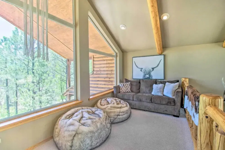 Wooded Hideaway! Spacious Show Low Log Cabin