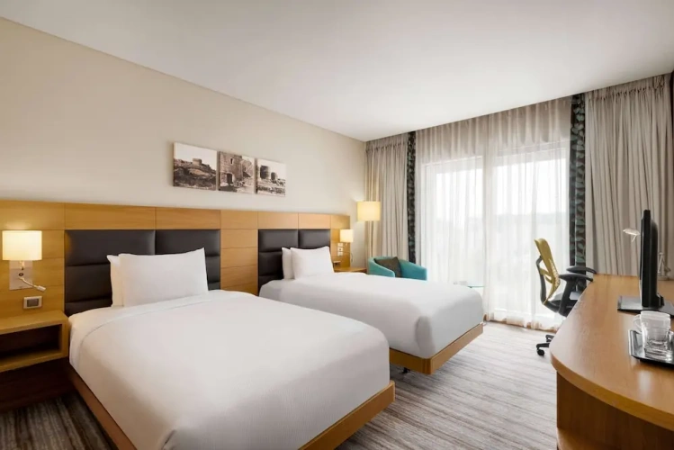 Standard Twin room with view