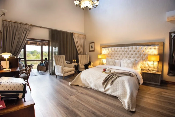 Luxury Double room with pool view