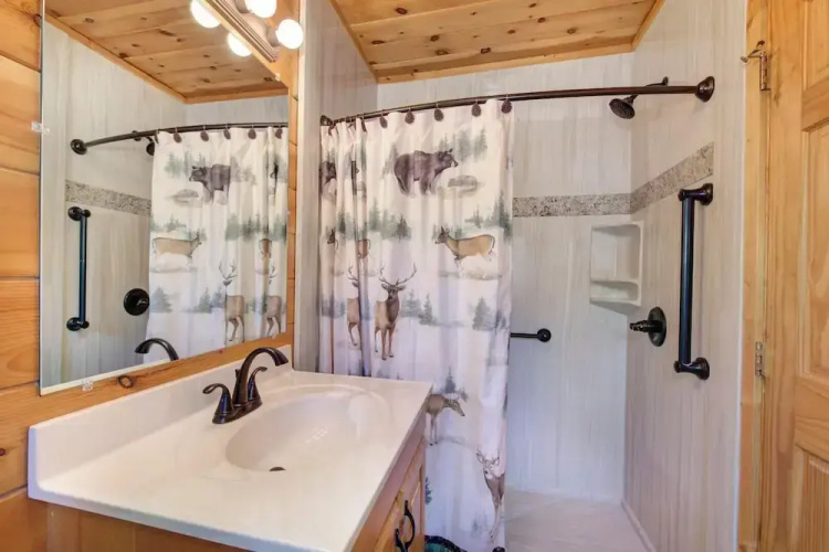 A Smoky Mountain Hide-a-way