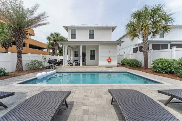 4 Bedrooms Cottage