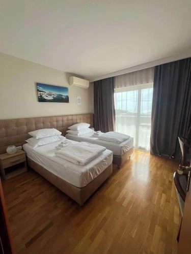 Standard Double room with balcony and with partial sea view