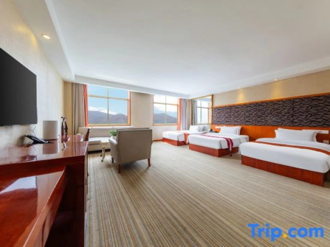 Standard Triple room with view