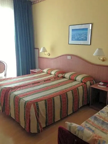 Standard Twin room with balcony