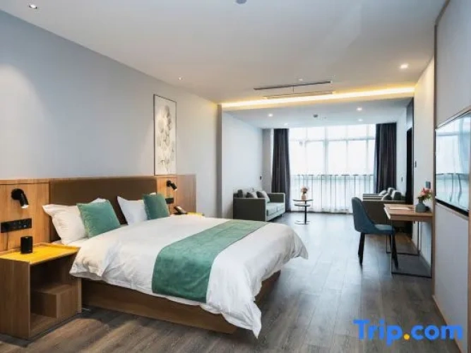 Deluxe Suite