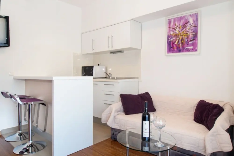 2 Bedrooms Apartment with balcony
