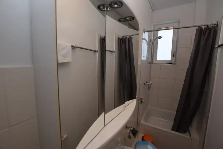 AB Apartment 82