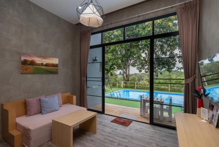 Suite with pool view