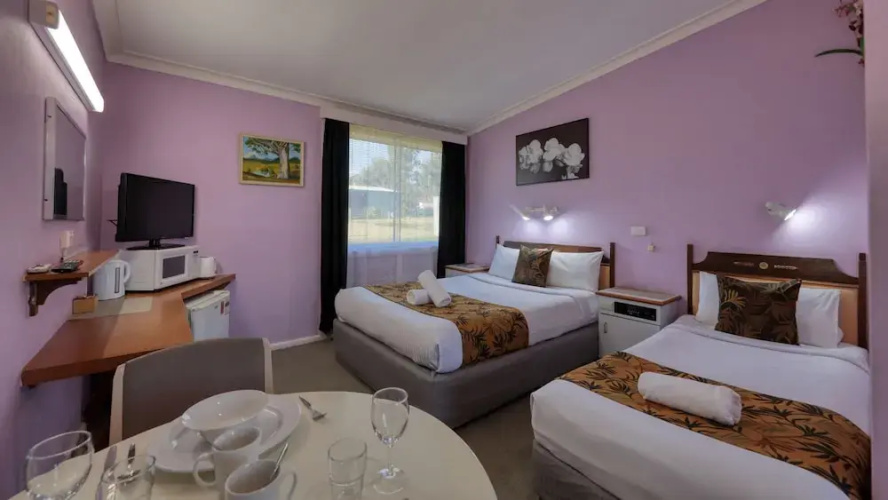 Bushmans Motor Inn
