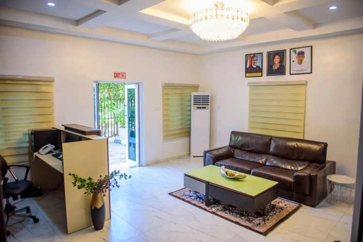 Roseann Gold Hotel And Resort - 아부자