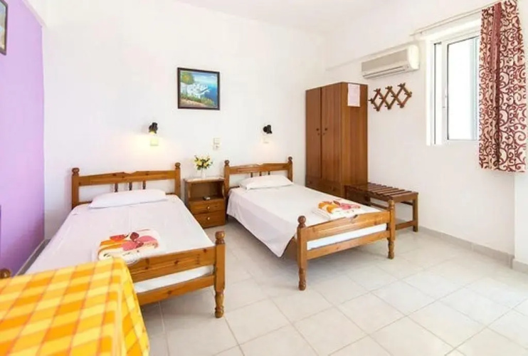 Evi Apartments And Studios