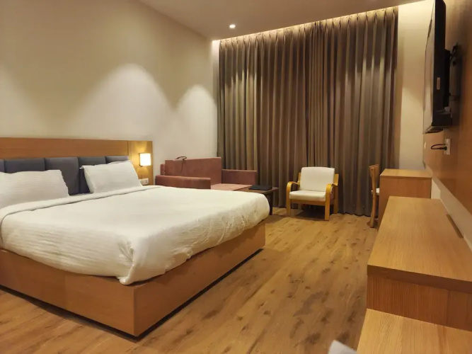OYO 10323 Hotel Gorbandh