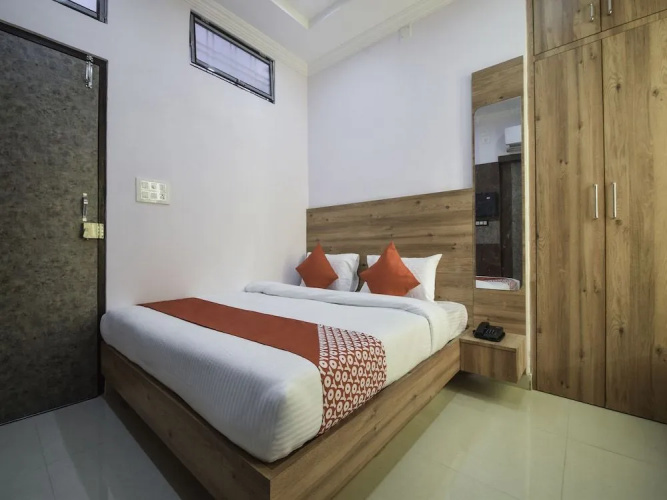 OYO 26580 Hari Krishna Palace