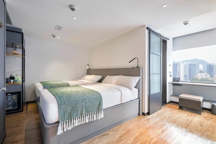 Deluxe Quadruple room with harbour view