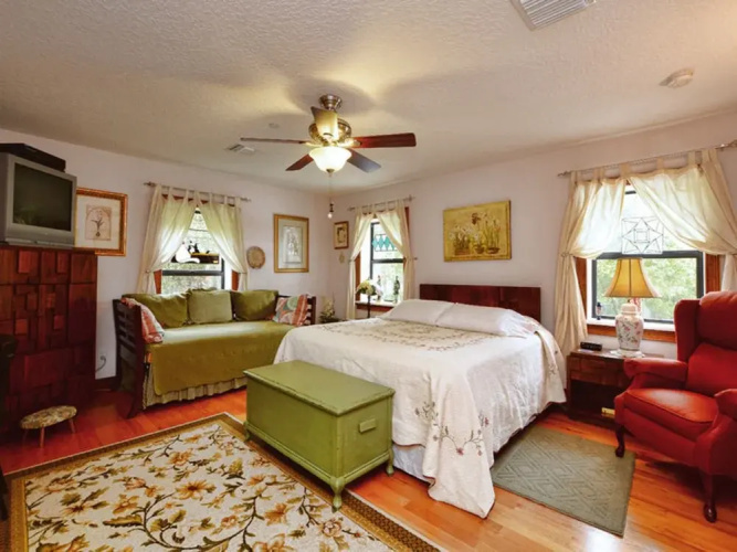 Cinnamon Inn
