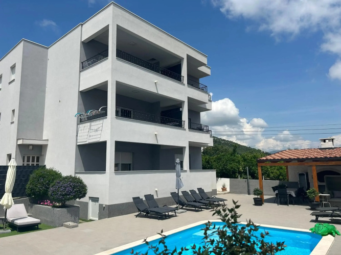 Villa Apartment AA 2