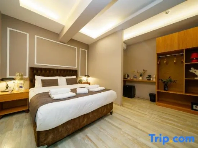 Standard Triple room with balcony