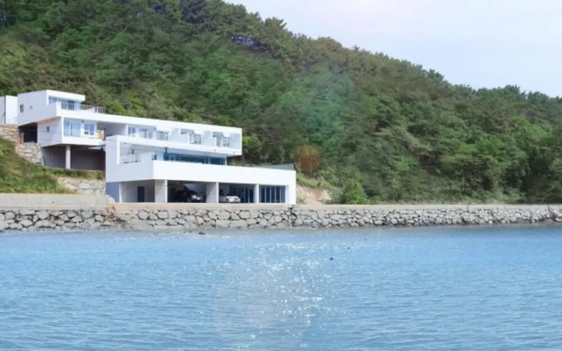 Tongyeong Zigzag Pension