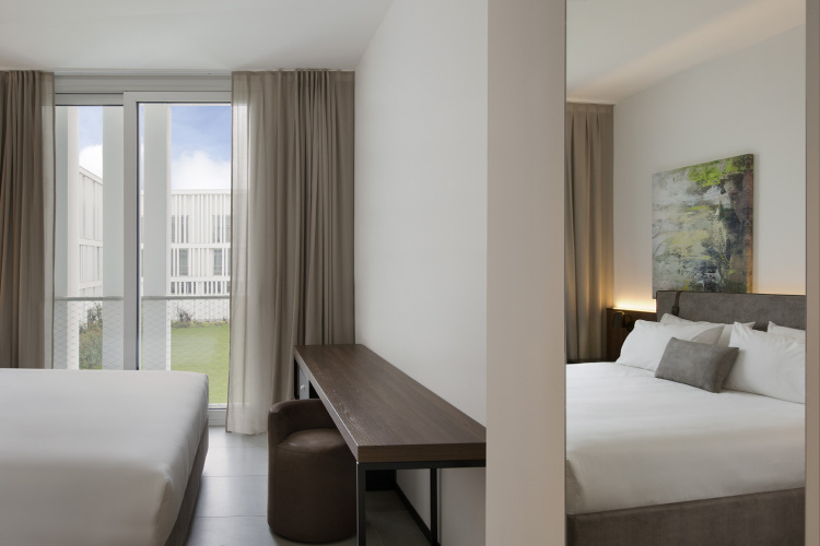 J Hotel photo 14