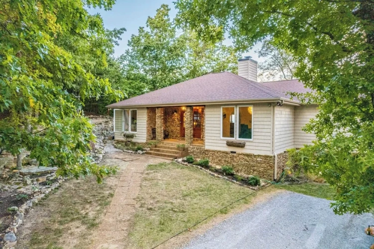 4 Bedrooms Cottage