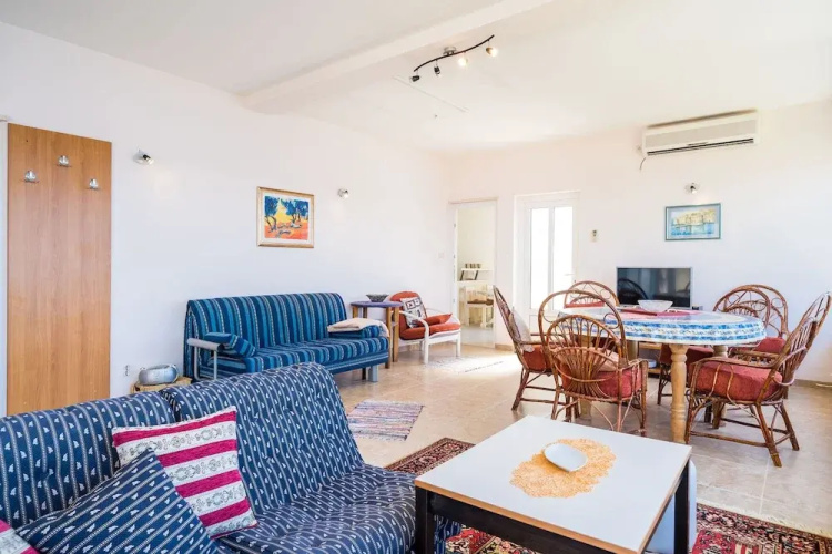 Apartment Kia