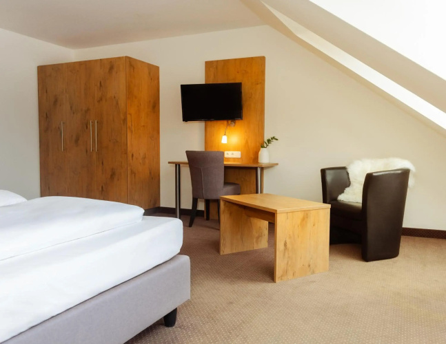 Hotel am Hachinger Bach by Blattl