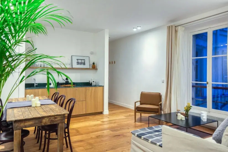 Spacious Apartment Near Madeleine