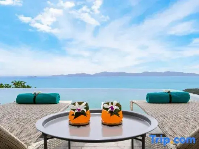 Villa Cabo: Hilltop Retreat with Panoramic Ocean Views