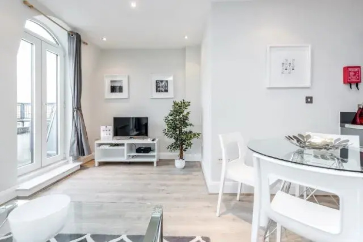 Roomspace Serviced Apartments -Thames Edge