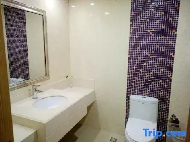 Junyi Collection Hotel (Zhoushan Kaihong Square)
