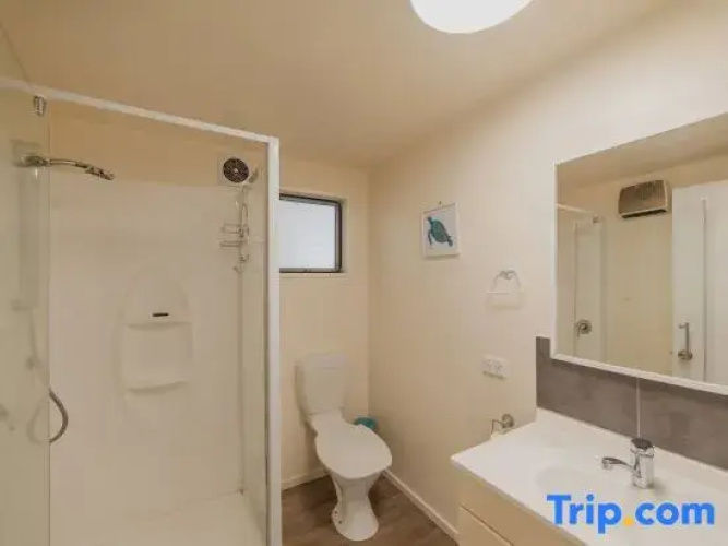 Eclipse Suite for 3 - Parking, Kitchen