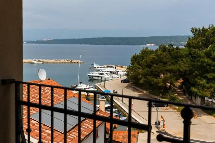 1 Bedroom Comfort Apartment with balcony and with sea view