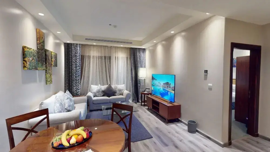 Royal Lazure Resort