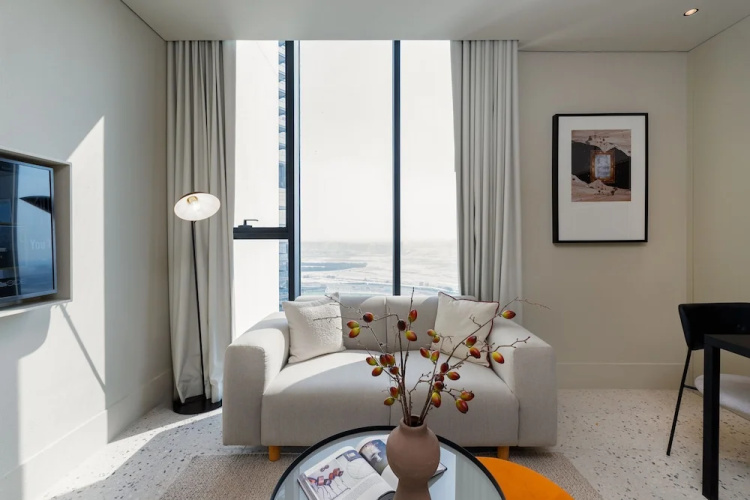 Business Bay Chic Studio w Pool Gym