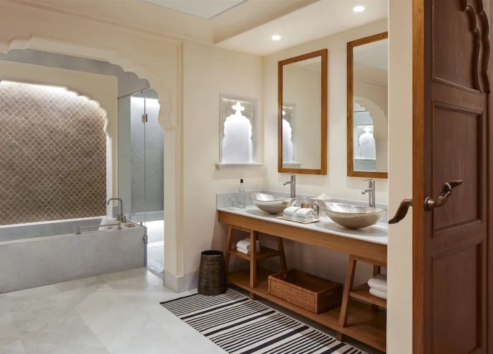 Suite with balcony