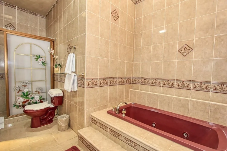 Presidential Suite with balcony and with street view