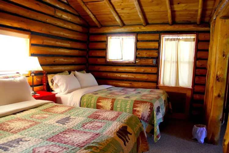 Yellowstone Hot Spring Cabins