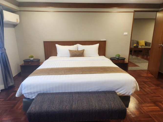 2 Bedrooms Apartment