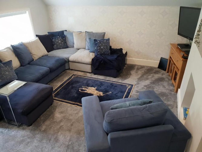 3 Bedrooms Apartment