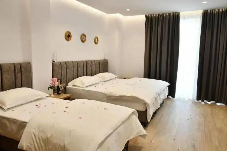 Standard Triple room with balcony