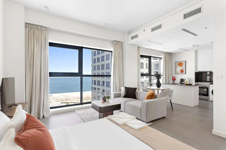 Silkhaus Chic Studio Private Beach Pixel Tower
