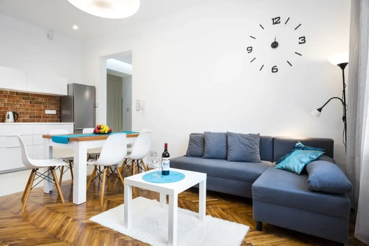 Apartment with city view